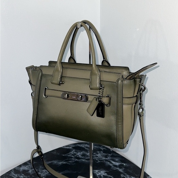 COACH Swagger 27 Handbag Burnished Leather Dark Green Crossbody Bag AUTHENTIC - Picture 3 of 15